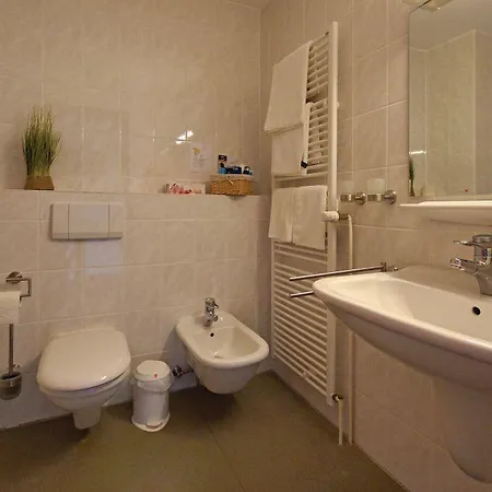 Apartment Apt, 1