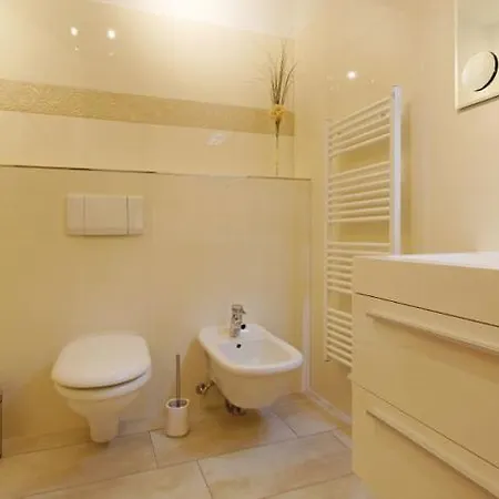 Apartment Apt, 1 *