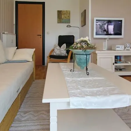 1 Apartment *