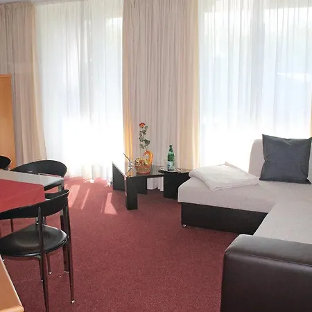 Apt, 1 * Hohen Wieschendorf