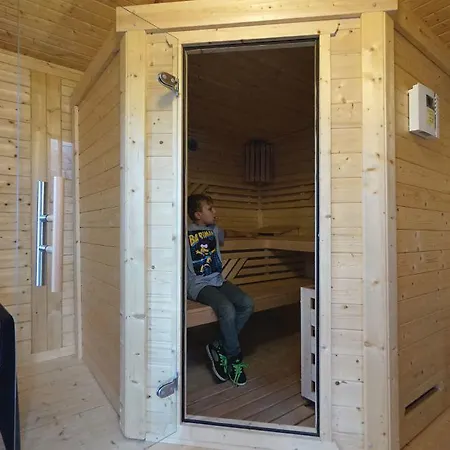 1 * Hohen Wieschendorf