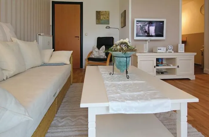 1 Apartment *