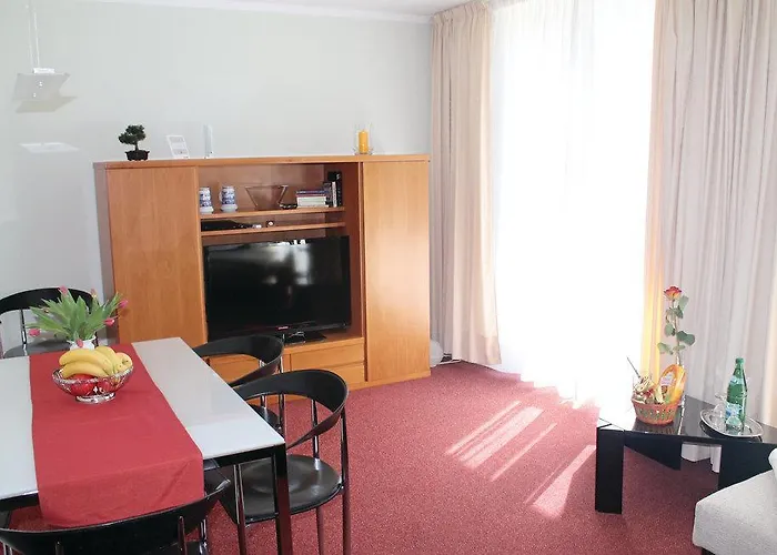 1 Apartment *